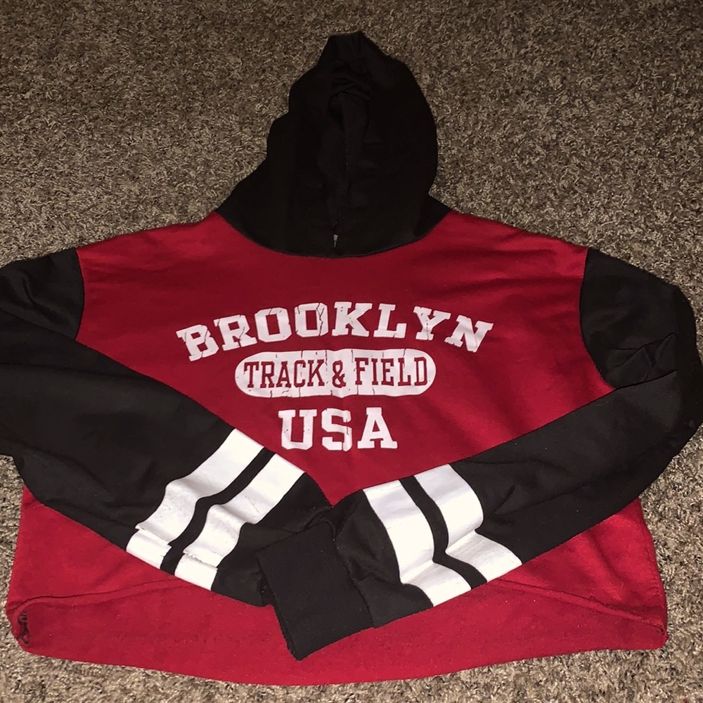 Hooded long sleeve crop top